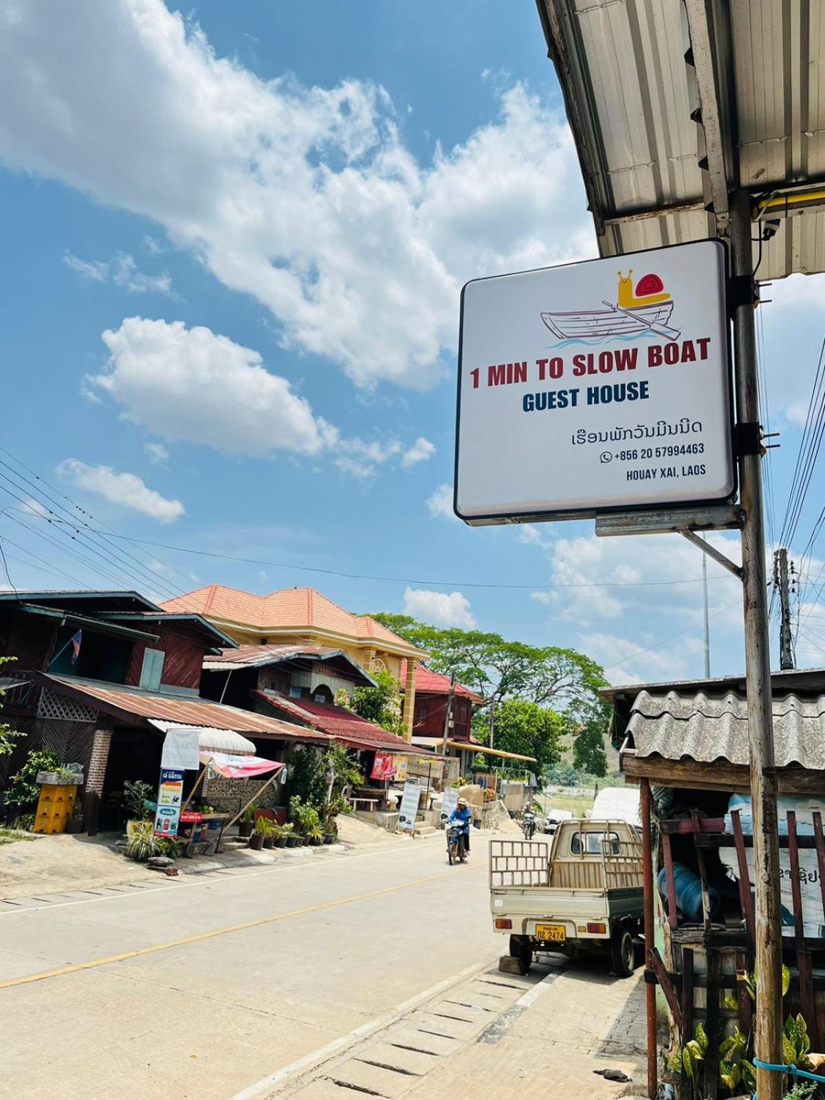 1 Min To Slow Boat Guesthouse Konekeo Bagian luar foto