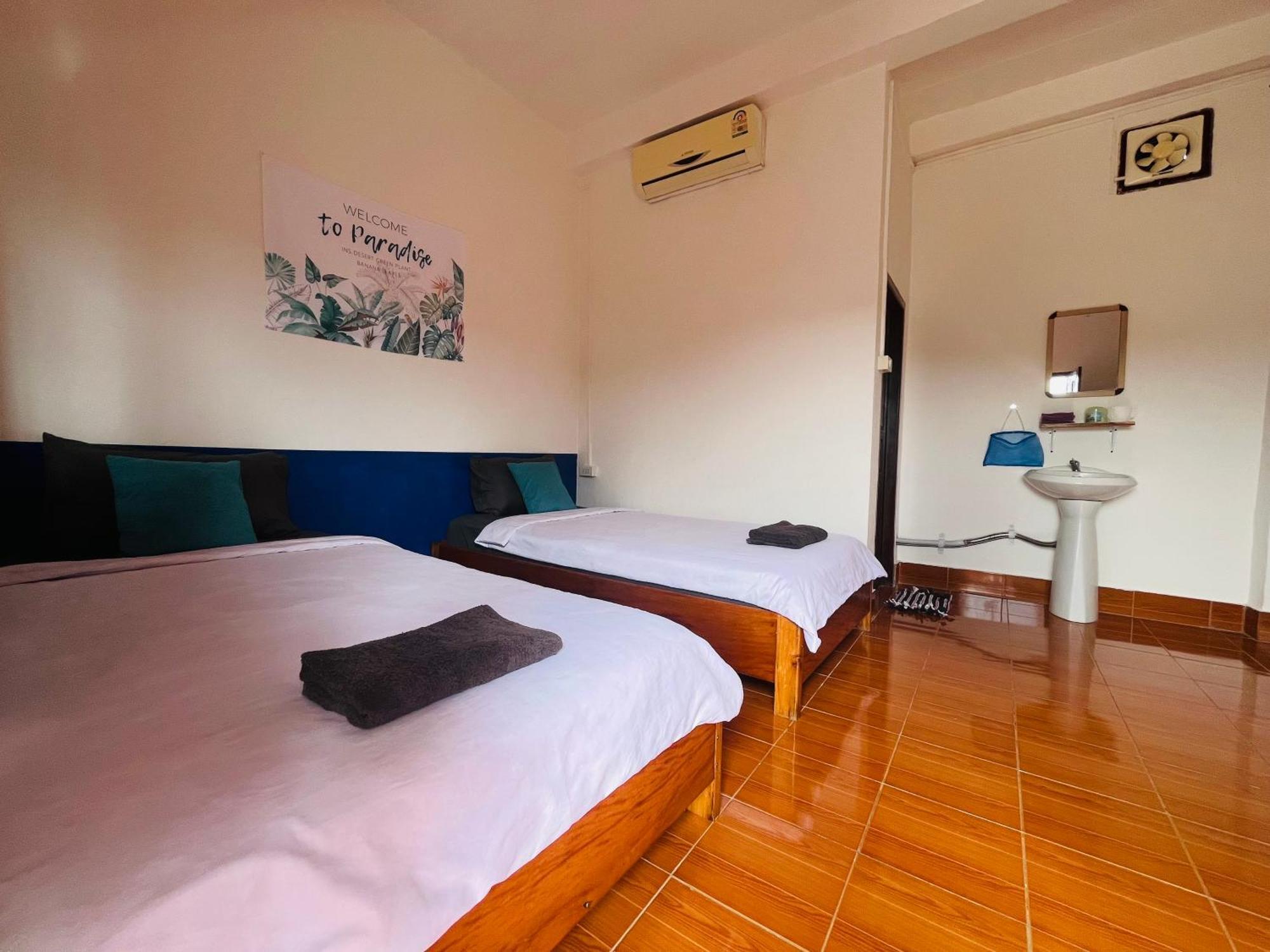 1 Min To Slow Boat Guesthouse Konekeo Bagian luar foto